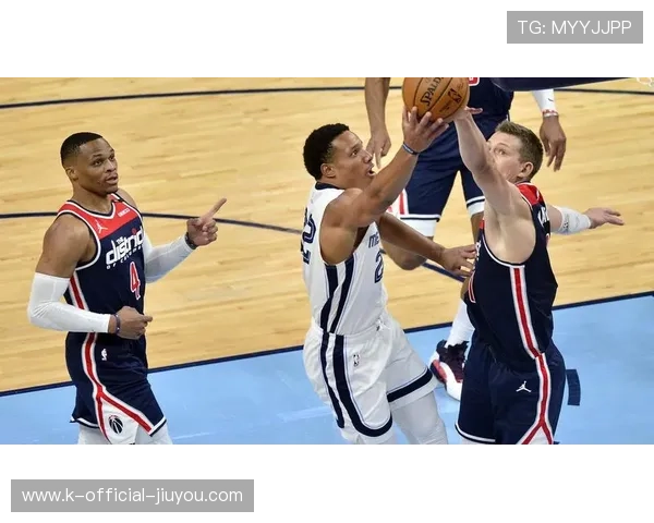 劳里外线空位命中，猛龙在客场祭出反击